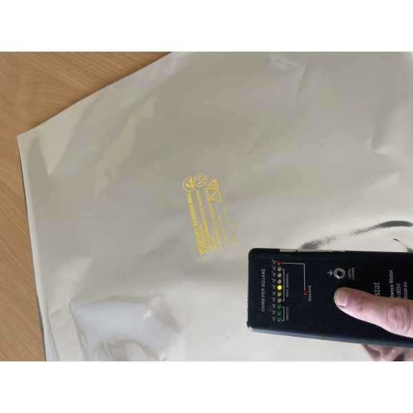 4.4 mil (112 microns)  Moisture Barrier Alu Bag with ESD Protection - 440mm x 580mm (17.3" x 22.8") - 100 Bags per sales unit 4.4 mil (112 microns)  Moisture Barrier Alu Bag with ESD Protection - 440mm x 580mm (17.3" x 22.8") - 100 Bags per sales unit